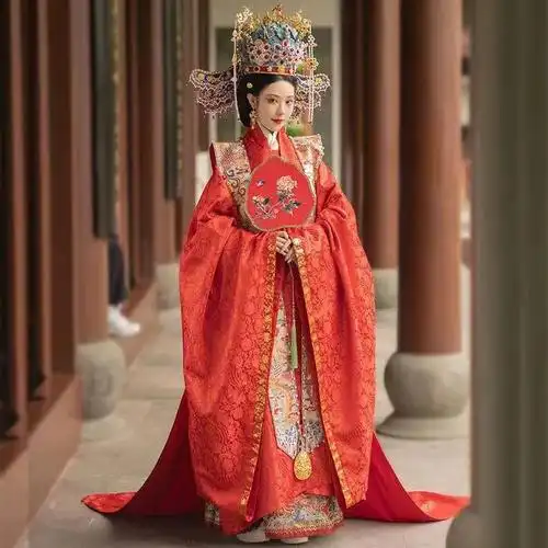 凤冠霞帔明制婚服