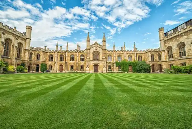 英国留学院校丨世界级学府:剑桥大学