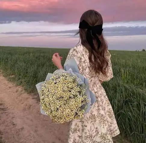 女生背影适合做头像的 女生头像图片大全 -【爱个性】