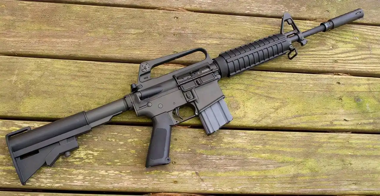 m16缩短了就是m4卡宾枪么?