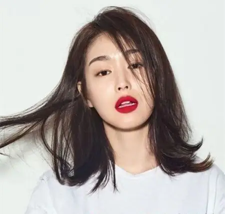 20岁左右黑发发型推荐 黑发发型怎么做洋气(3)