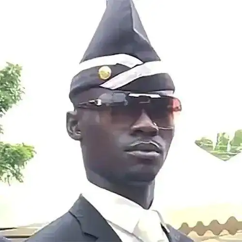 应粉丝要求黑人抬棺头像来了