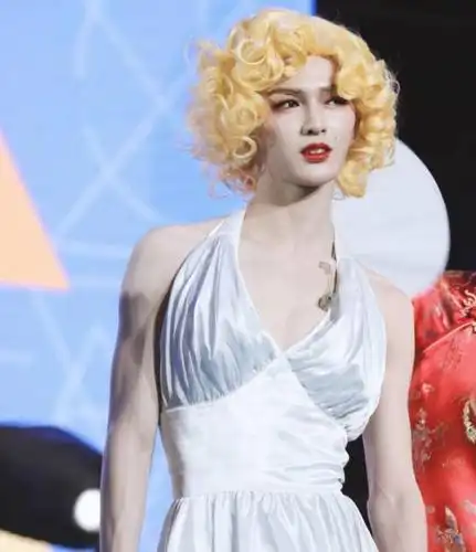 男明星穿公主裙的样子范丞丞精致王源清纯朱正廷是仙子吧