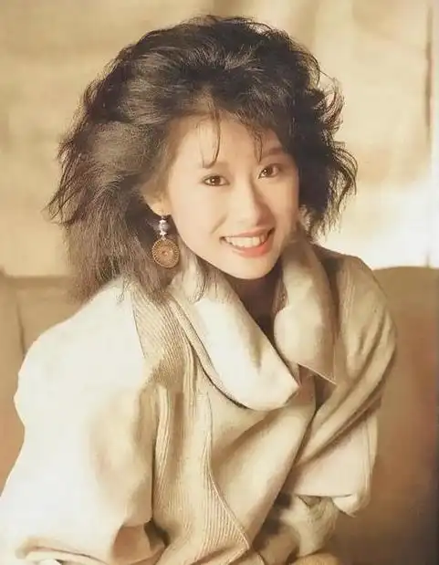 " 错嫁悔不及 "叶倩文:放着年轻的不嫁,反倒嫁给大14岁老星