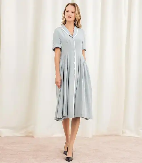 voa女装浅灰重磅真丝连衣裙36姆米镶白边翻领丝绸衣服单排扣连肩短袖