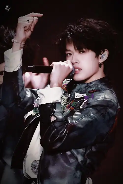 张极超话7815#张极 十七辰极响遏行云#7815