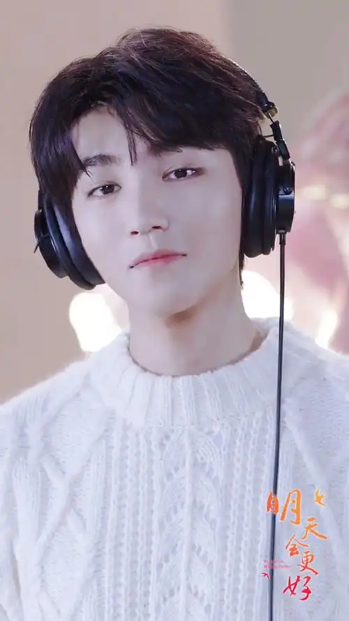 芙拉代言人 王俊凯##王俊凯 巴黎时装周