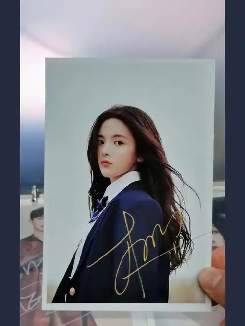 喜提杨超越签名照一张