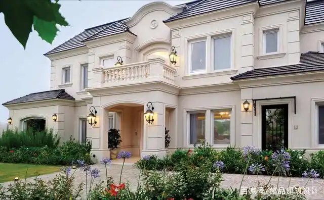 将时尚与简约相结合的优雅法式二层别墅