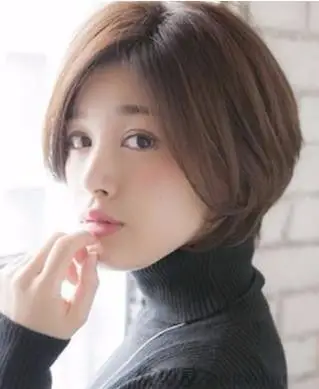 女式方脸适合留什么短发发型