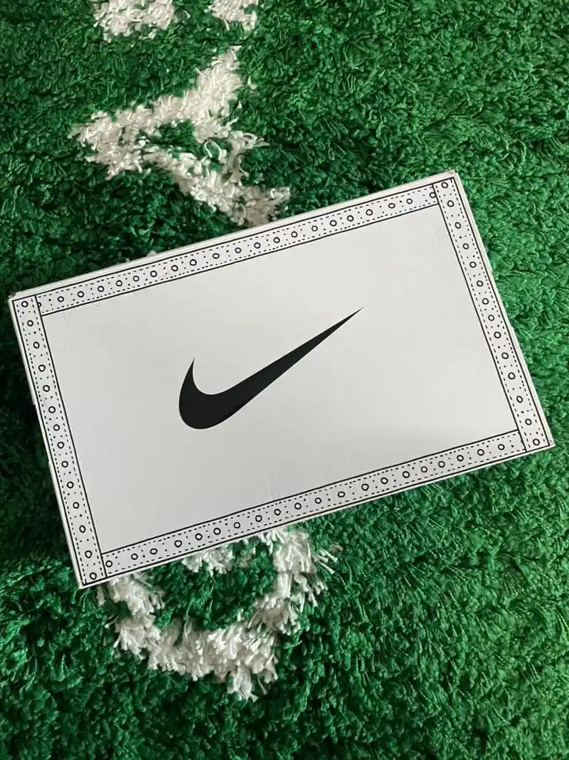 准备涂鸦下这双鞋了…#权志龙 #权志龙小雏菊 #nike # - 抖音