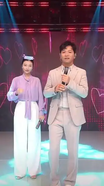 歌手冷漠杨小曼 #经典歌曲翻唱#他一定很爱你#好听到耳朵怀孕