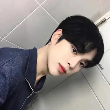 独一无二的男生帅气头像