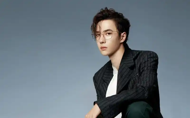 小鲜肉王一博时尚帅气魅力写真,高清壁纸图片,大陆明星-回车桌面