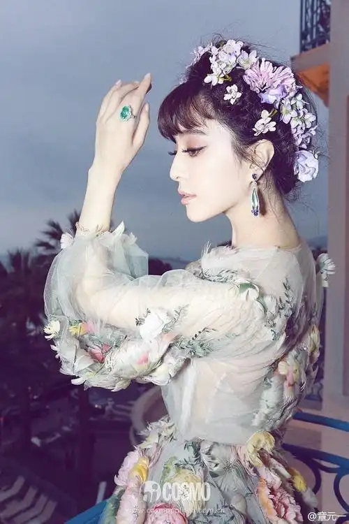 这个侧面可以看到啦,其实眼影是不重的.