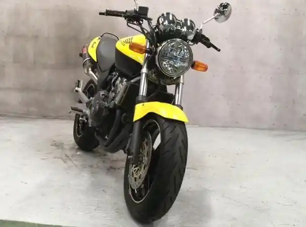 车品牌通常会生产小排量的四缸摩托为主,特别是cb250系列,雅马哈的xjr