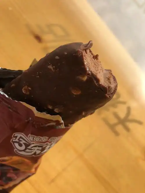 熔岩巧巧今天天热7又吃雪糕啦