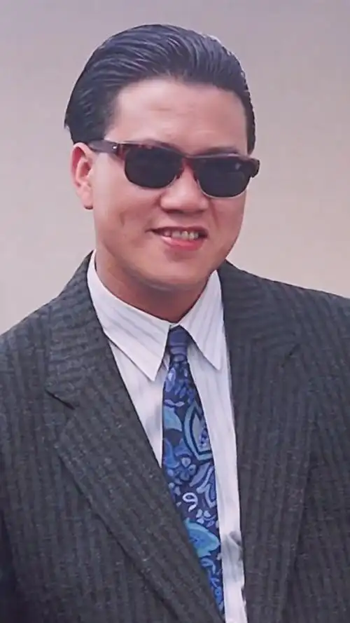 霸气十足,就问你怕不怕? #万梓良  #回忆港星 #气质这一块拿捏死死的