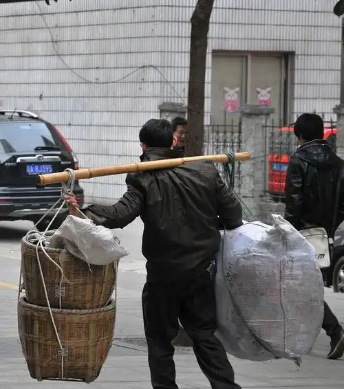 扁担用什么木材做最好?这五种木材做的扁担最好用,一起来看看