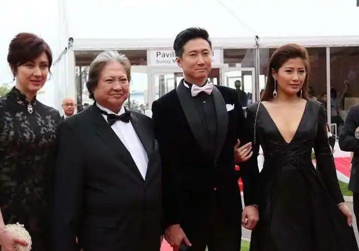 35岁洪煦榆国色倾城无人敢娶简介曝光吓退一群追求者