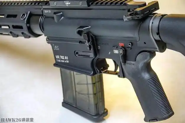 62×51mm口径ar-10步枪的弹匣有明显的区别,但它们正好满足笔者对