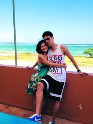 ella变称呼叫未婚夫"老公"微博送老公生日祝福