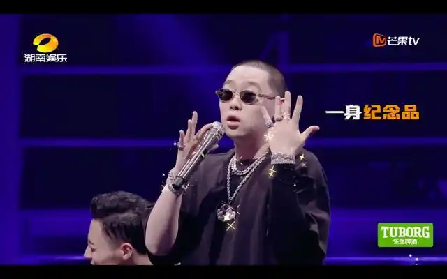 弹壳在《说唱听我的》里太搞笑了!"宝藏rapper"要被发现了?