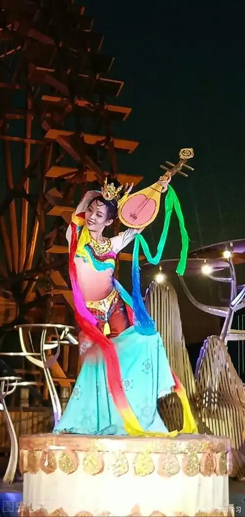 《反弹琵琶图》是唐代敦煌()壁画作品.