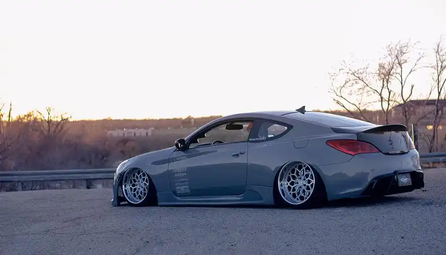 现代劳恩斯酷派低趴改装案例