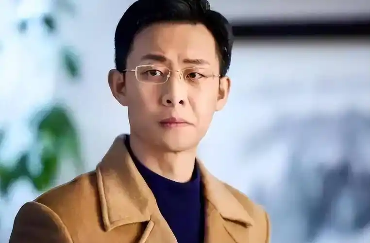 "痴情影帝"张译:苦守初恋10年,出道20多年却从不参加综艺_钱琳琳_时候