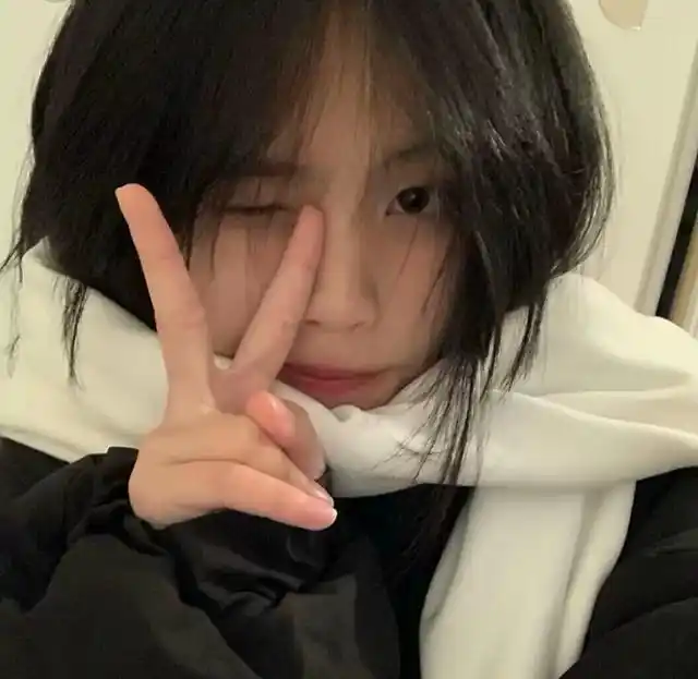 微信头像:绝绝子真人女生头像推荐