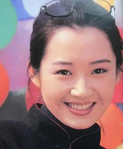 回顾女神许晴才华与颜值兼备越老越迷人54岁仍单身