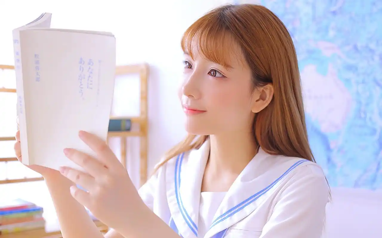 气质长发美女学生妹图片高清桌面壁纸