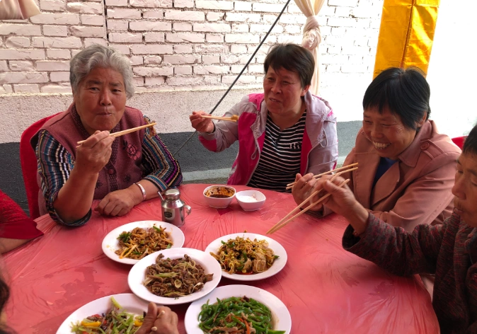 陕西长安农村流水席早上臊子面中午正席16个菜