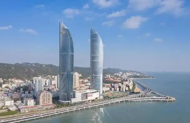 厦门双子塔的独特之处