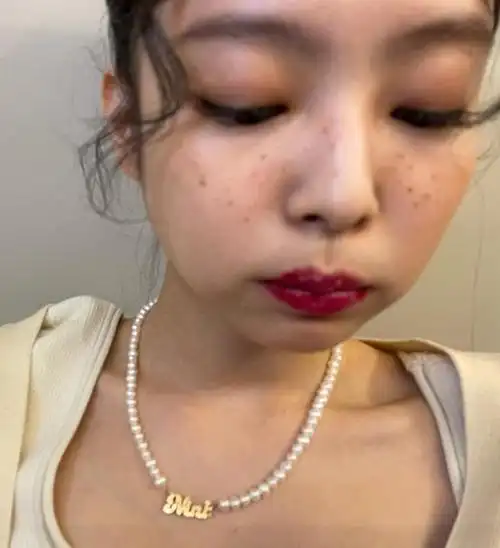 blackpink新闻210617jennie最新近况照来袭吃汉堡的小妮上线啦