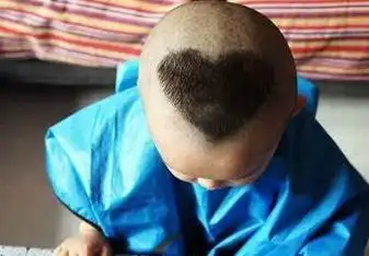 小孩头发剃心形步骤儿童剃头发型图简单的教程