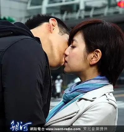 > 柯震东陈妍希"合体"续情缘,新歌甜蜜打造【那些年】圆梦篇!