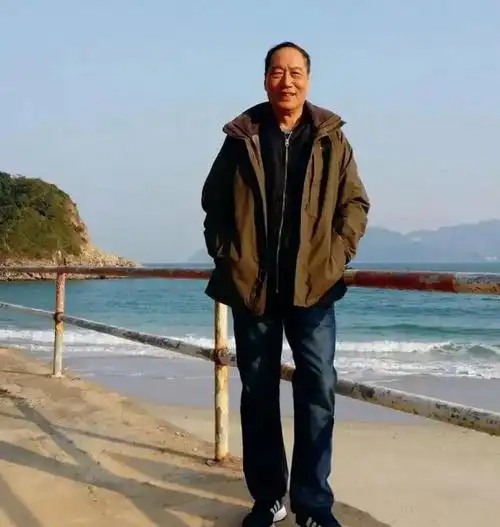 白志迪:娶小6岁的嫩师妹,婚后生一子,家务活都是他包