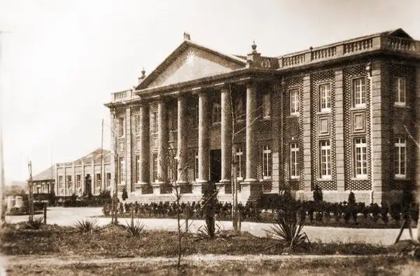 南京中央陆军军官学校门楼遗迹考证