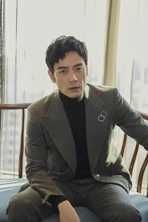 李光洁关心雷佳音飞得累不累 展现宝藏大叔间的兄弟情