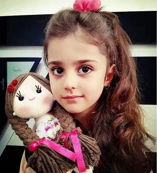 全球最美女娃的伊朗小女孩