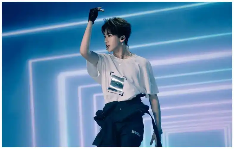 r1se疑似否认解散任豪夏之光反应大不同周震南没少吃瓜