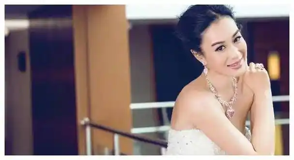 原创钟丽缇嫁三次生四胎再为小12岁老公生宝宝何以拼