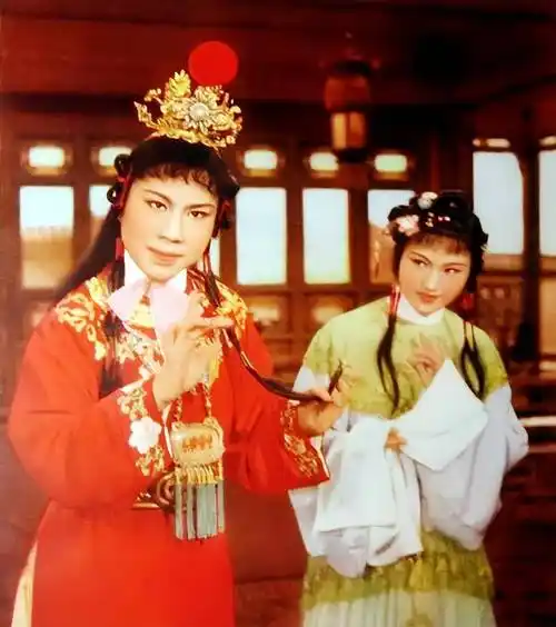 越剧大师徐玉兰:丈夫早逝后她一直单身,两个儿子现在怎样了?