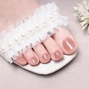 指甲油裸色涂脚