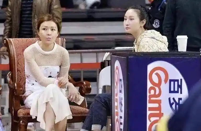 吴迪:易建联的老板娘,负责管理广东宏远事务,对待球员尽职尽责_成功