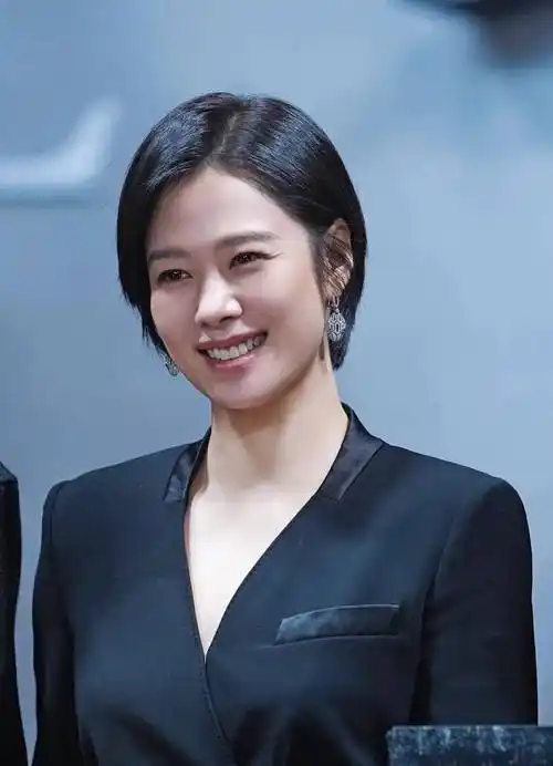 顶级女神金贤珠韩国的清新宠儿