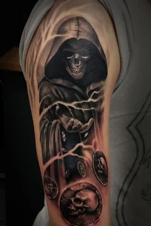 男性手大臂上帅气的死神纹身图案