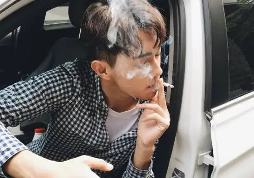 纯情小狼狗许凯图片时尚帅气小鲜肉